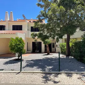 https://casa-dos-lirios.hotelaalgarve.com